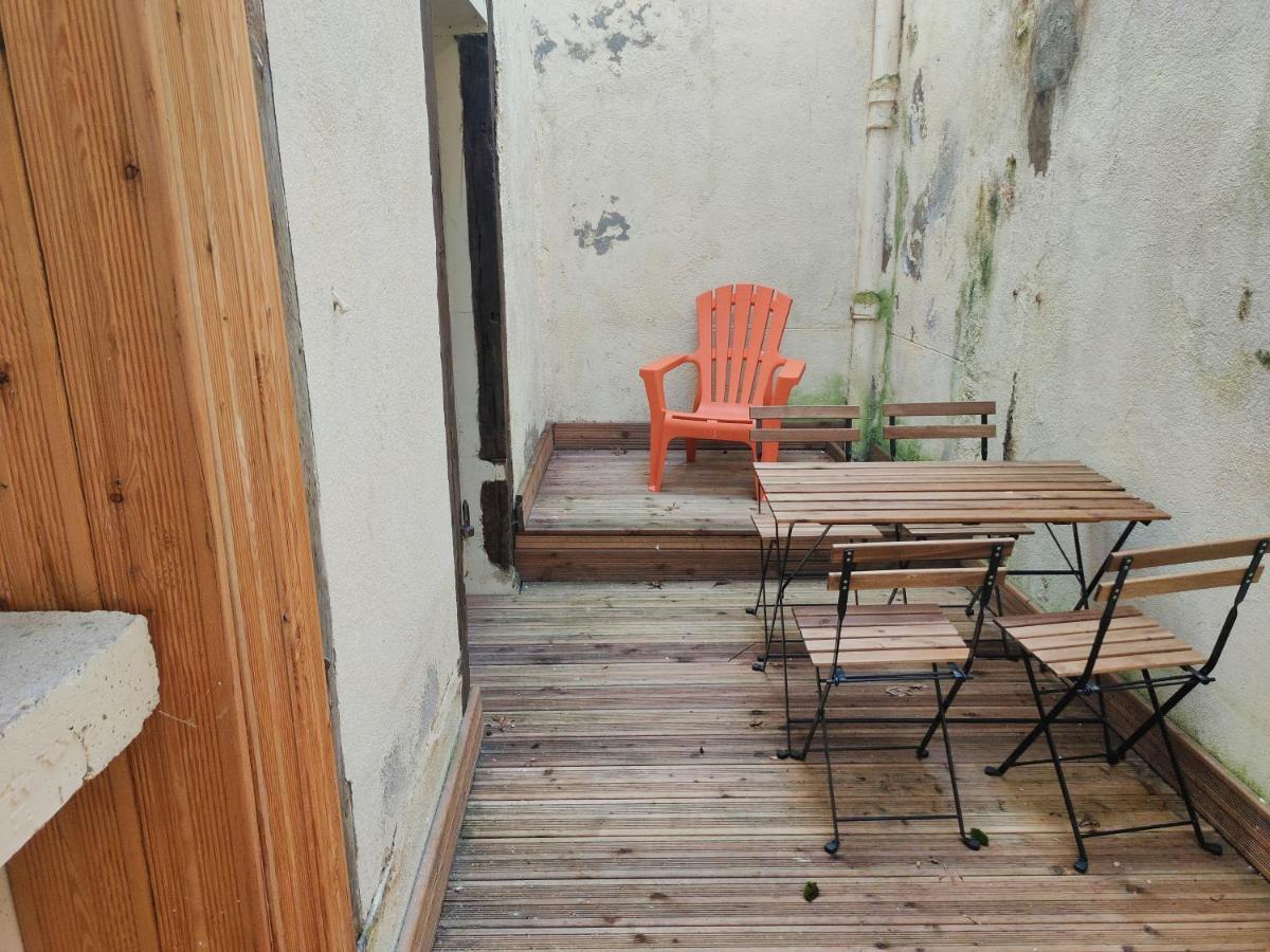 Apartament Patio Cosy Thizy-les-Bourgs Zewnętrze zdjęcie